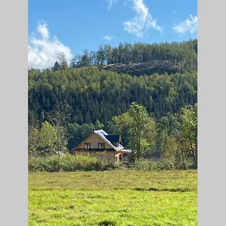 Gorskie Formy - Drewniany Dom W Gorach Z Balia * Leszczyniec