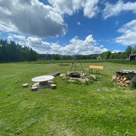 Gorskie Formy - Drewniany Dom W Gorach Z Balia *