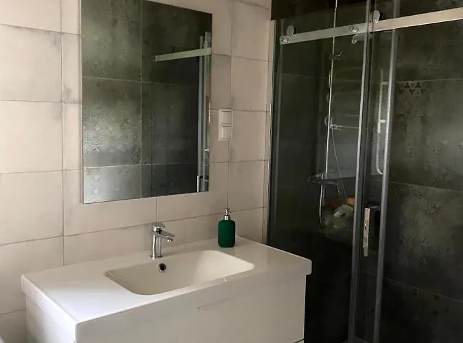 Gorskie Formy - Drewniany Dom W Gorach Z Balia * Leszczyniec