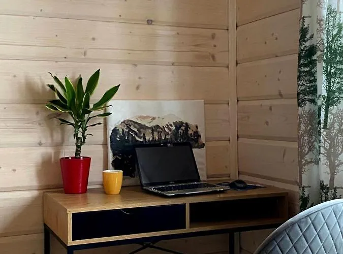 Gorskie Formy - Drewniany Dom W Gorach Z Balia Leszczyniec