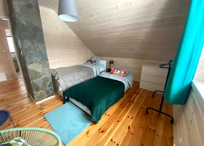 Gorskie Formy - Drewniany Dom W Gorach Z Balia * Leszczyniec